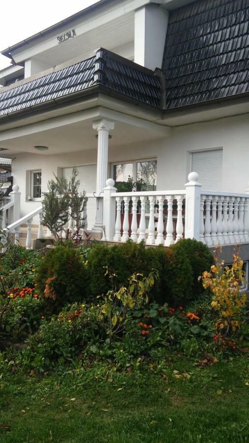 Leon'S Silberwald Apartment Strasshof an der Nordbahn Exterior photo